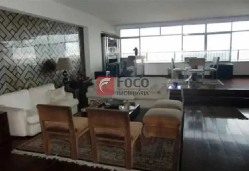 Foto 1 de Apartamento com 4 Quartos à venda, 300m² em Copacabana, Rio de Janeiro