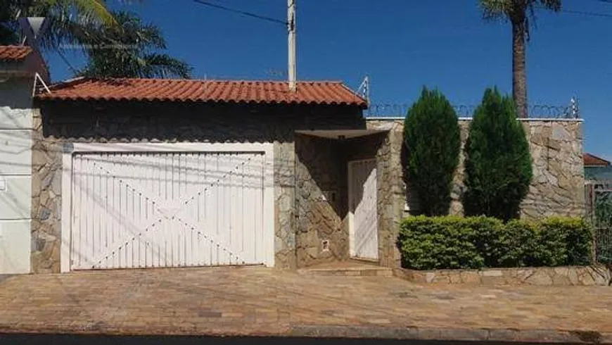 Foto 1 de Casa com 2 Quartos à venda, 280m² em Jardim Noroeste, Campo Grande