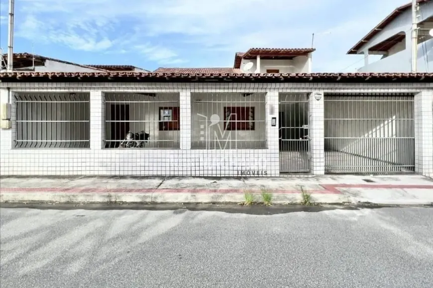 Foto 1 de Casa com 5 Quartos à venda, 330m² em Valparaíso, Serra