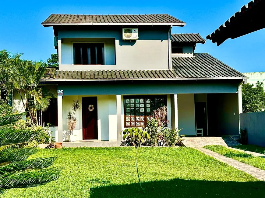 Foto 1 de Casa com 4 Quartos à venda, 262m² em Urussanguinha, Araranguá