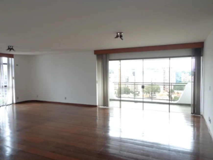 Foto 1 de Apartamento com 3 Quartos à venda, 240m² em Cambuí, Campinas