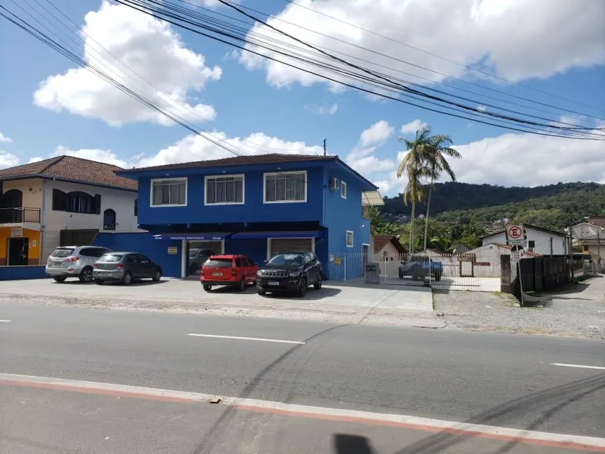 Foto 1 de Sobrado com 3 Quartos para alugar, 187m² em Bom Retiro, Joinville
