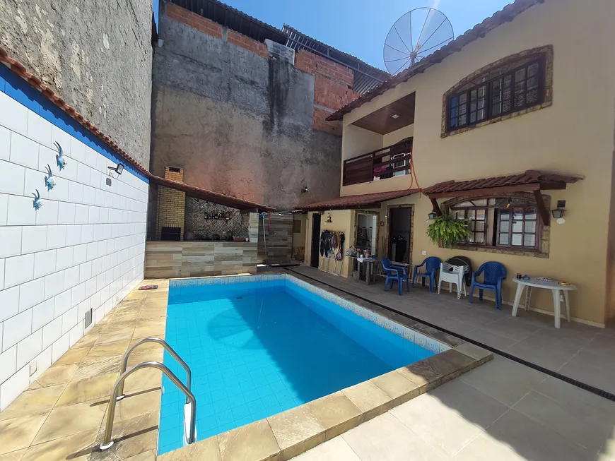 Foto 1 de Casa com 4 Quartos à venda, 200m² em Centro, Nilópolis