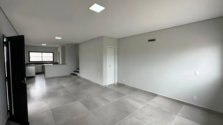 Foto 1 de Sobrado com 3 Quartos à venda, 115m² em Jardim Semiramis, Cotia