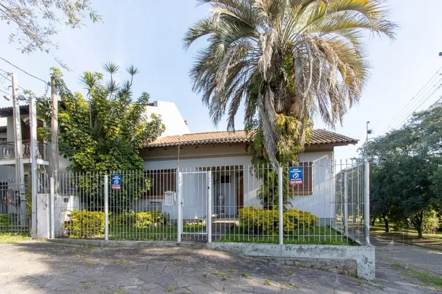 Foto 1 de Casa com 4 Quartos à venda, 349m² em Nonoai, Porto Alegre