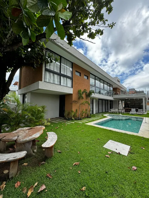 Foto 1 de Casa de Condomínio com 5 Quartos à venda, 500m² em Guarajuba, Camaçari