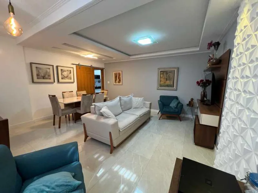 Foto 1 de Apartamento com 3 Quartos à venda, 130m² em Copacabana, Rio de Janeiro