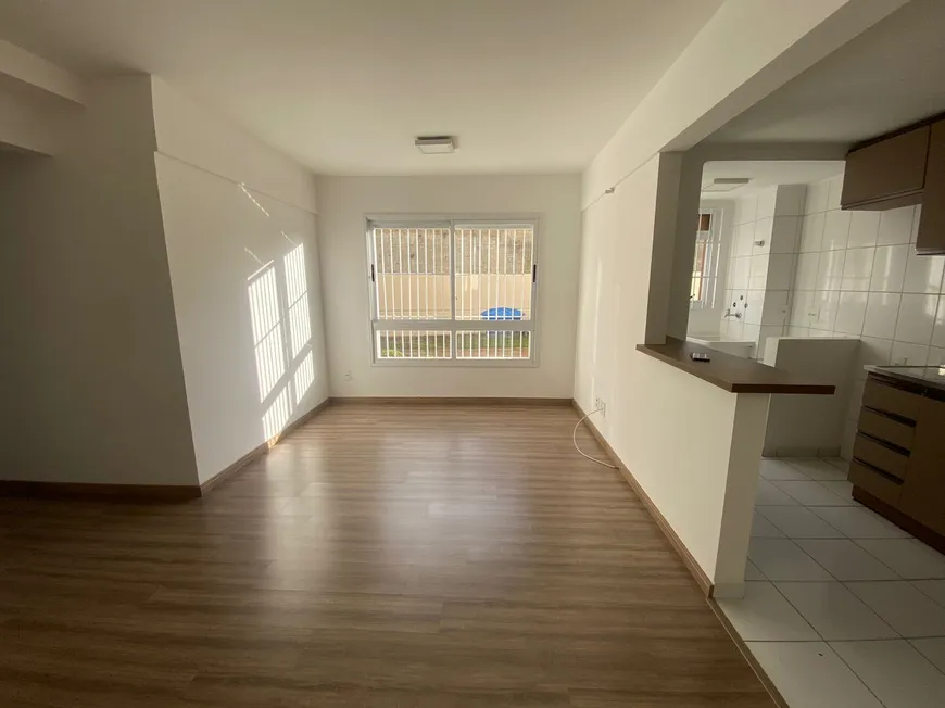 Foto 1 de Apartamento com 3 Quartos para venda ou aluguel, 70m² em Areal, Pelotas