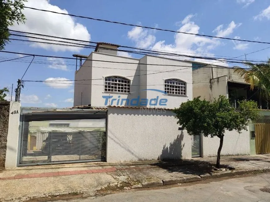 Foto 1 de Casa com 3 Quartos para alugar, 177m² em Heliópolis, Belo Horizonte