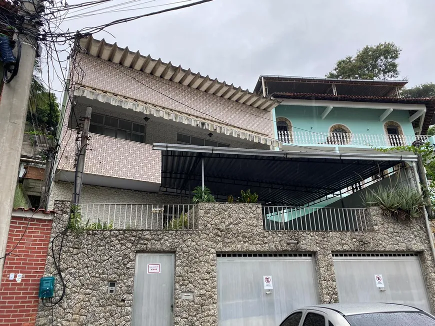 Foto 1 de Casa com 3 Quartos à venda, 304m² em Tauá, Rio de Janeiro