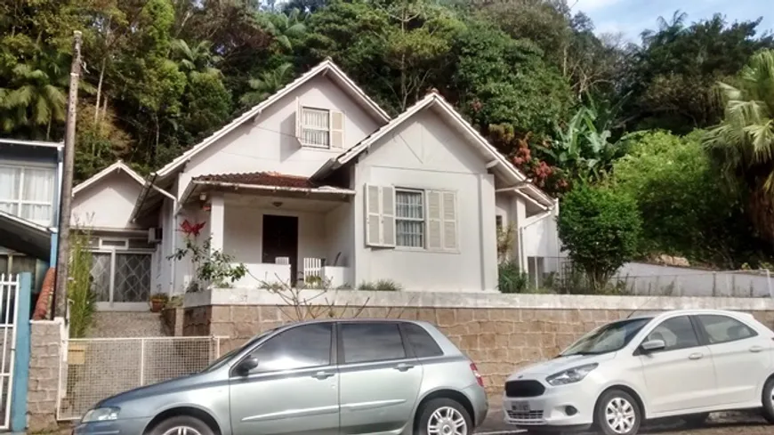 Foto 1 de Casa com 3 Quartos à venda, 194m² em América, Joinville