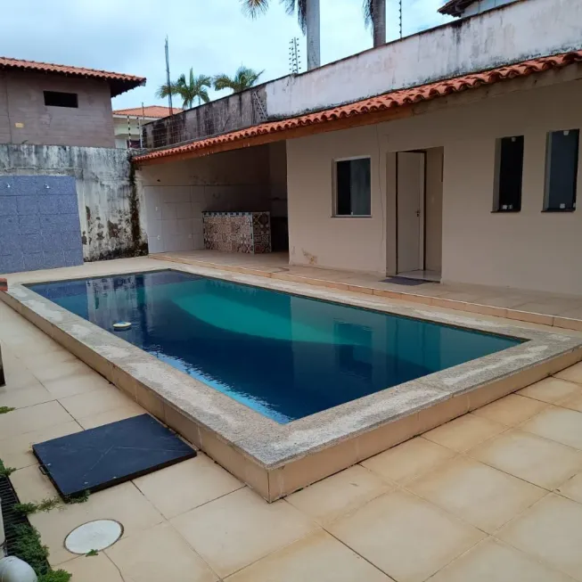 Foto 1 de Casa com 5 Quartos para alugar, 280m² em Calhau, São Luís