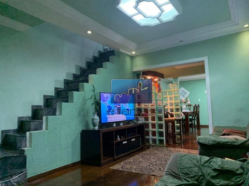 Foto 1 de Sobrado com 3 Quartos à venda, 228m² em Penha, São Paulo