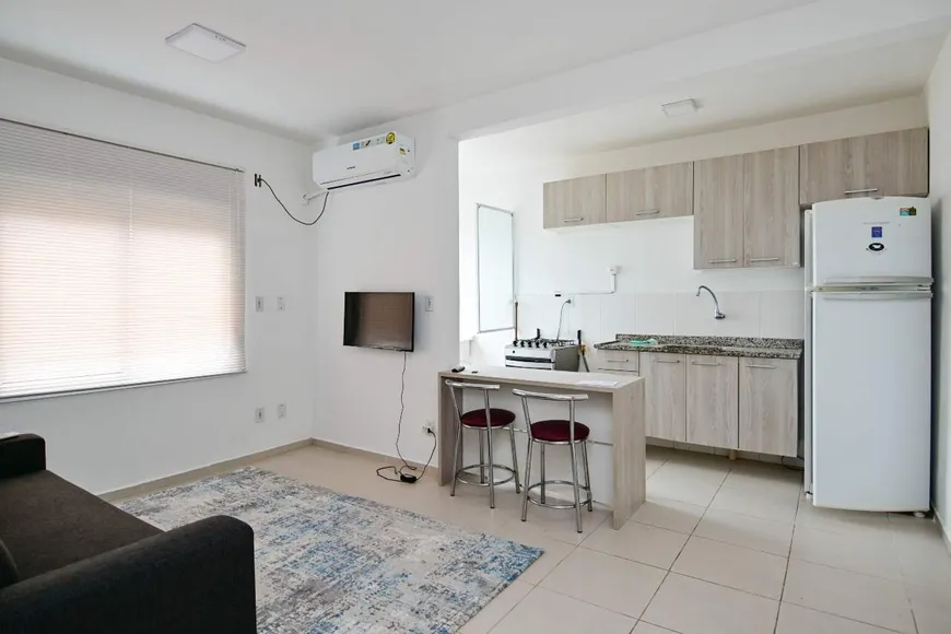 Foto 1 de Apartamento com 1 Quarto para alugar, 58m² em Centro, Pelotas