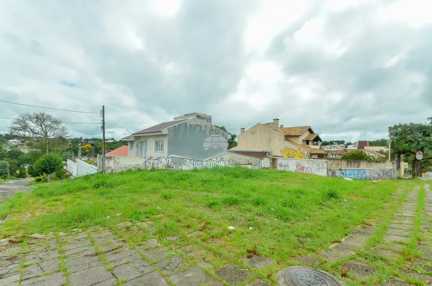 Foto 1 de Lote/Terreno à venda, 375m² em Tingui, Curitiba