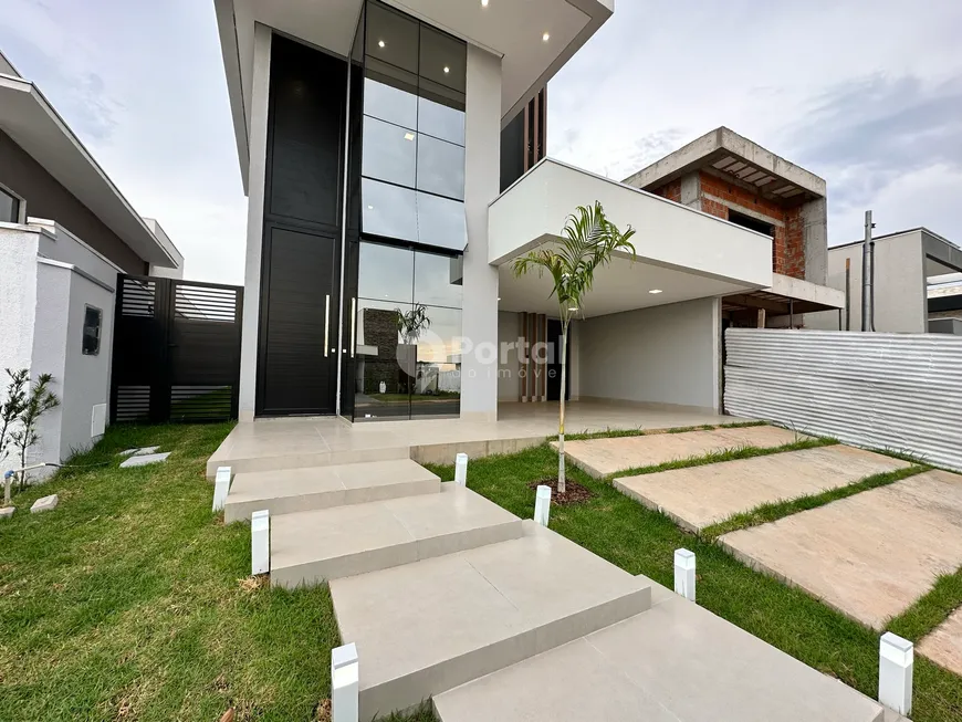 Foto 1 de Casa de Condomínio com 4 Quartos à venda, 222m² em Jardim Imperial, Cuiabá