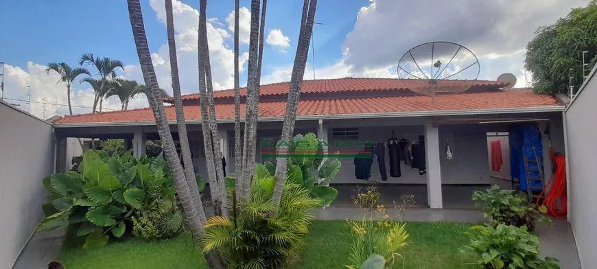 Foto 1 de Casa com 3 Quartos à venda, 290m² em Centro, Cravinhos