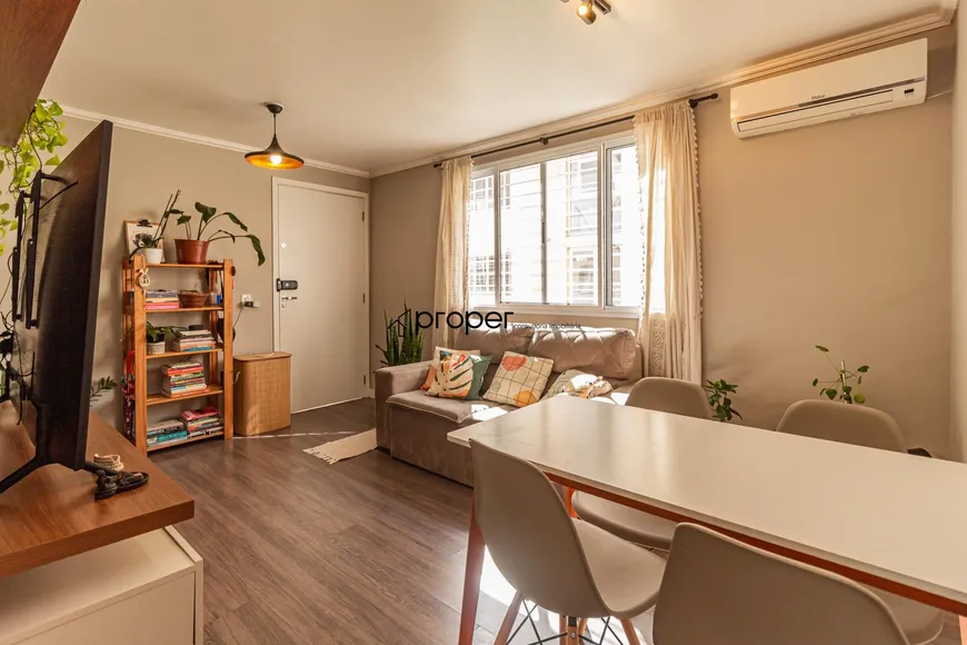 Foto 1 de Apartamento com 2 Quartos à venda, 57m² em Areal, Pelotas