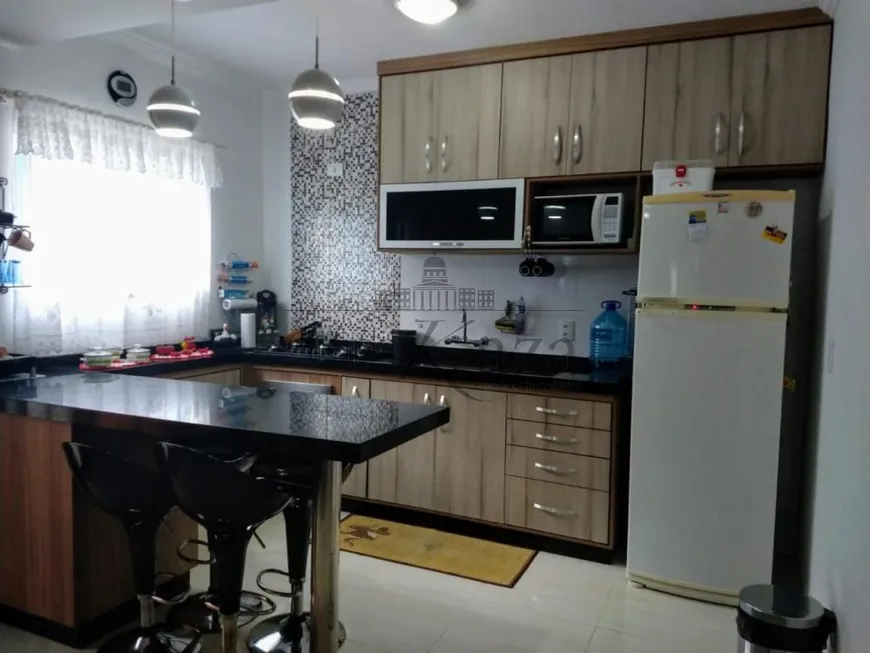 Foto 1 de Casa com 3 Quartos para alugar, 220m² em Jardim Satélite, São José dos Campos