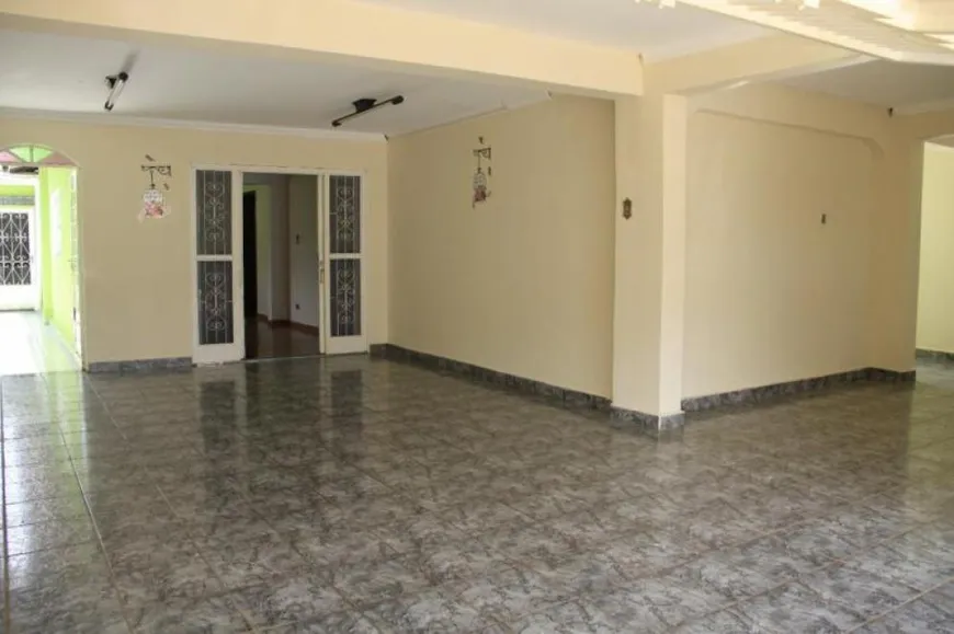 Foto 1 de Casa com 3 Quartos à venda, 185m² em Alvorada, Araçatuba