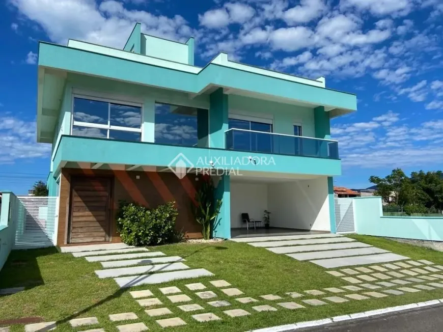 Foto 1 de Casa de Condomínio com 4 Quartos à venda, 300m² em São João do Rio Vermelho, Florianópolis