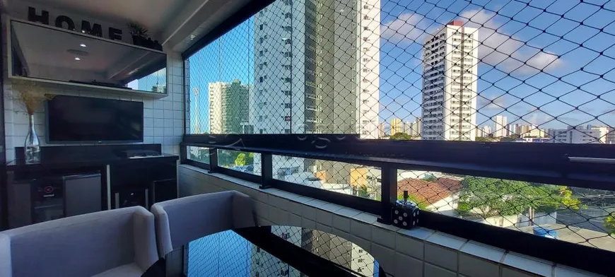 Foto 1 de Apartamento com 3 Quartos à venda, 85m² em Aflitos, Recife