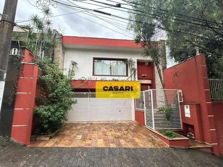 Foto 1 de Casa com 2 Quartos à venda, 253m² em Jardim Hollywood, São Bernardo do Campo