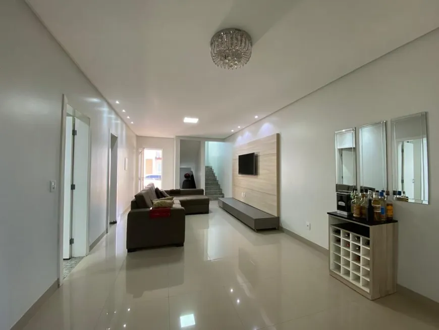 Foto 1 de Casa de Condomínio com 3 Quartos à venda, 200m² em Cardoso, Aparecida de Goiânia