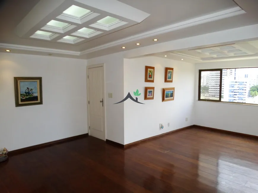 Foto 1 de Apartamento com 4 Quartos à venda, 225m² em Jardim Apipema, Salvador