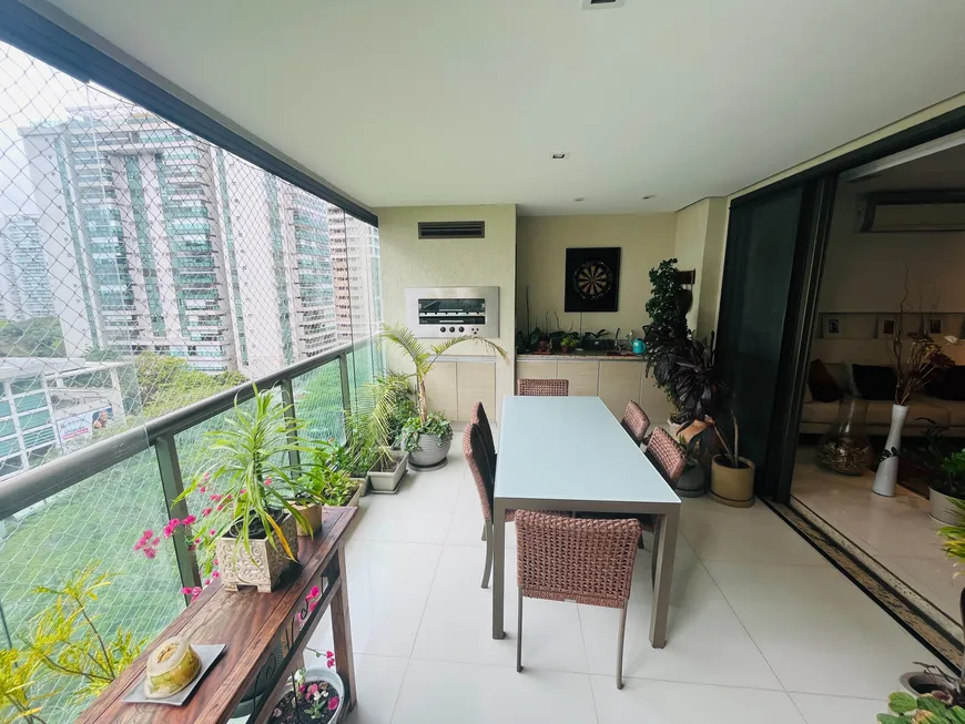 Foto 1 de Apartamento com 4 Quartos à venda, 157m² em Barra da Tijuca, Rio de Janeiro