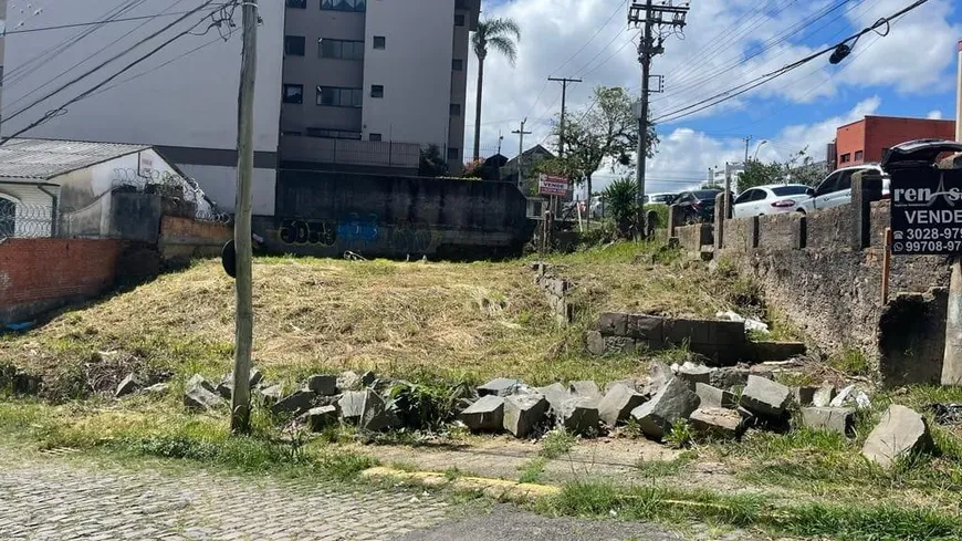 Foto 1 de Lote/Terreno à venda, 340m² em São Pelegrino, Caxias do Sul