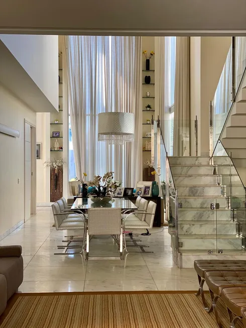 Foto 1 de Casa de Condomínio com 4 Quartos à venda, 394m² em Residencial Granville, Goiânia