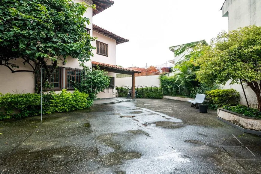 Foto 1 de Casa com 4 Quartos à venda, 300m² em Vila Madalena, São Paulo