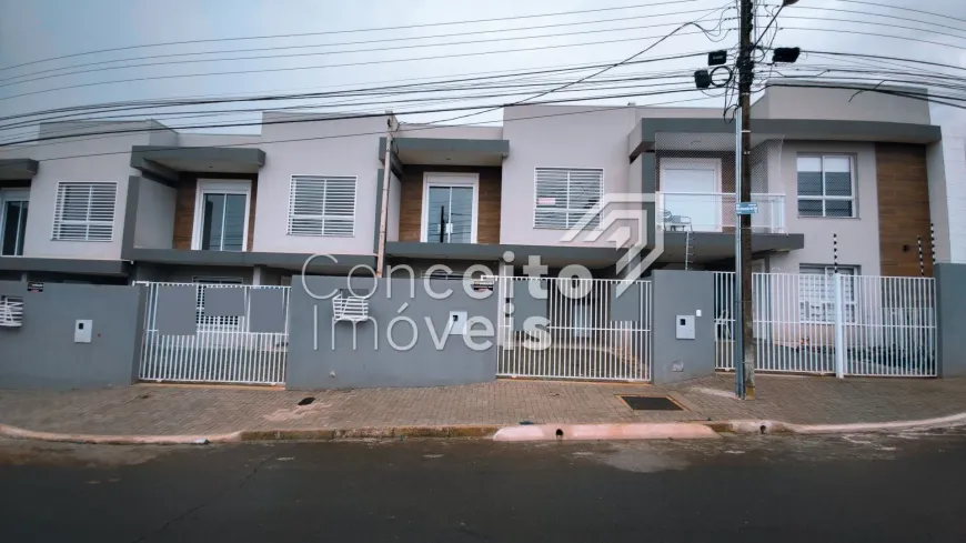 Foto 1 de Sobrado com 3 Quartos à venda, 104m² em Órfãs, Ponta Grossa