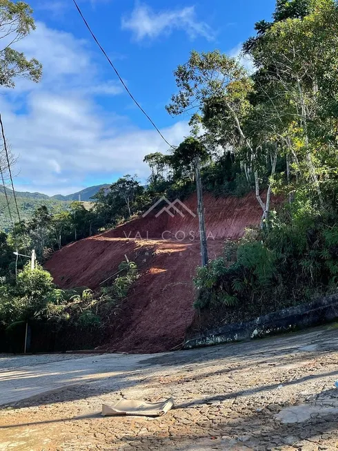 Foto 1 de Lote/Terreno à venda, 1800m² em Parque do Imbuí, Teresópolis