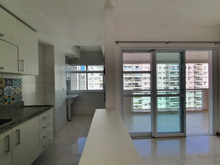 Foto 1 de Apartamento com 2 Quartos para alugar, 70m² em Jacarepaguá, Rio de Janeiro