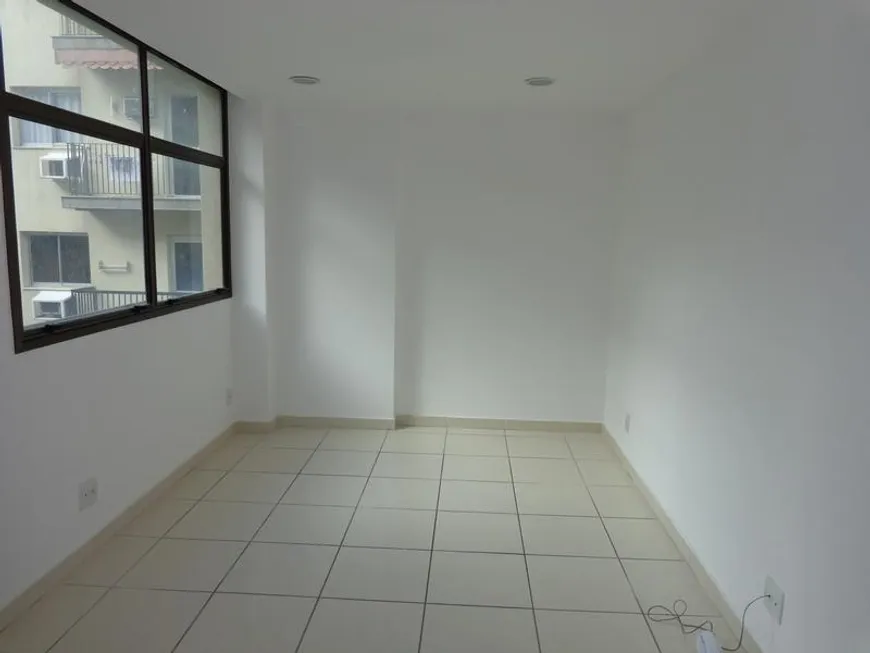 Foto 1 de Sala Comercial para alugar, 20m² em Freguesia- Jacarepaguá, Rio de Janeiro