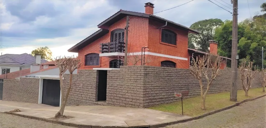 Foto 1 de Casa com 4 Quartos para alugar, 362m² em Interlagos, Caxias do Sul