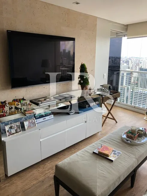 Foto 1 de Flat com 2 Quartos para alugar, 85m² em Itaim Bibi, São Paulo