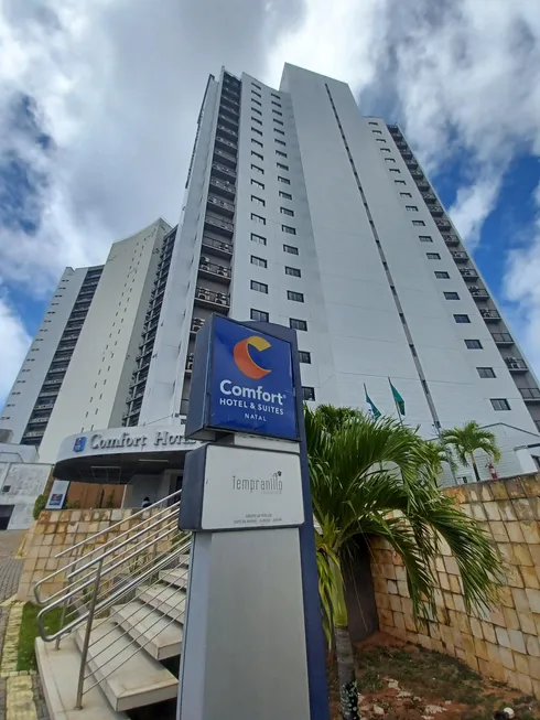 Foto 1 de Flat com 2 Quartos à venda, 62m² em Ponta Negra, Natal