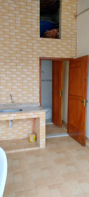 Foto 1 de Casa com 2 Quartos para alugar, 80m² em Marechal Hermes, Rio de Janeiro