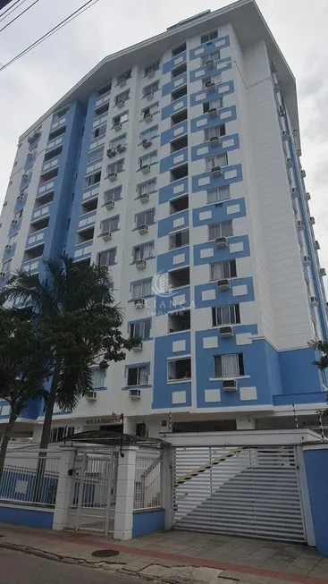 Foto 1 de Apartamento com 2 Quartos à venda, 62m² em Barreiros, São José