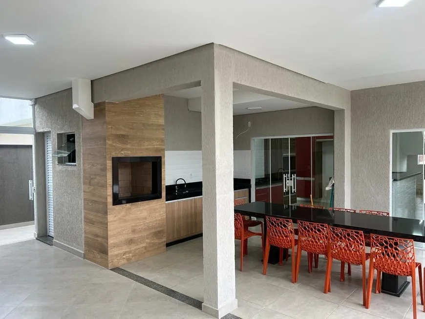 Foto 1 de Casa de Condomínio com 3 Quartos para venda ou aluguel, 305m² em Residencial Ouroville, Taubaté