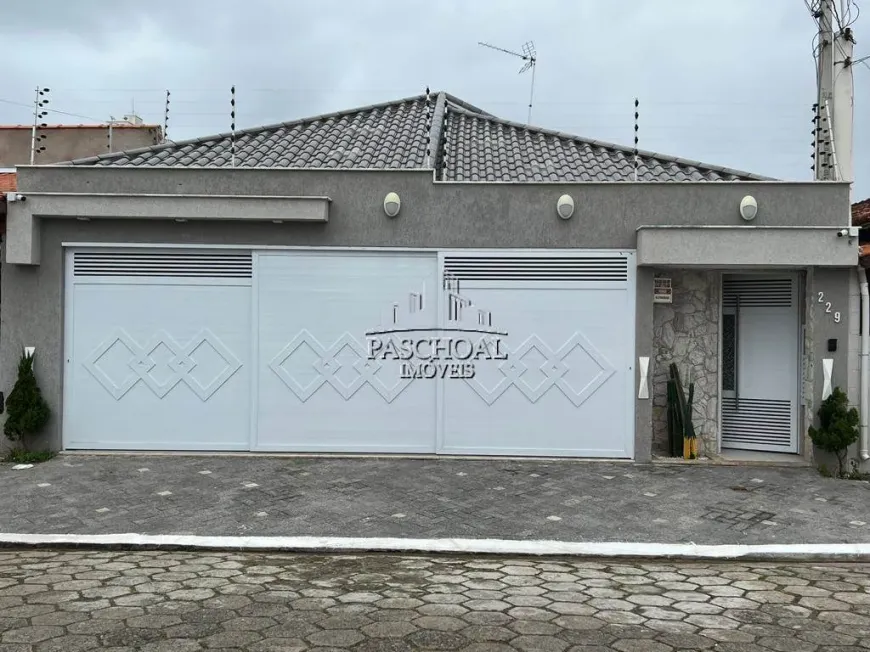 Foto 1 de Casa com 3 Quartos à venda, 180m² em Balneário Maracanã, Praia Grande