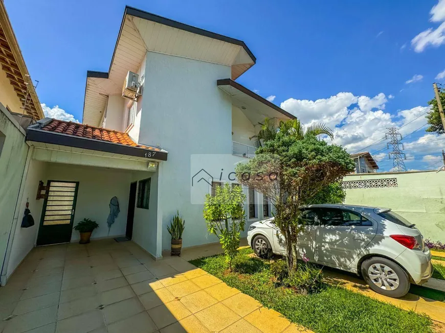 Foto 1 de Sobrado com 5 Quartos à venda, 200m² em Vila Betânia, São José dos Campos