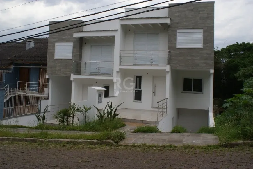 Foto 1 de Casa com 3 Quartos à venda, 267m² em Ipanema, Porto Alegre