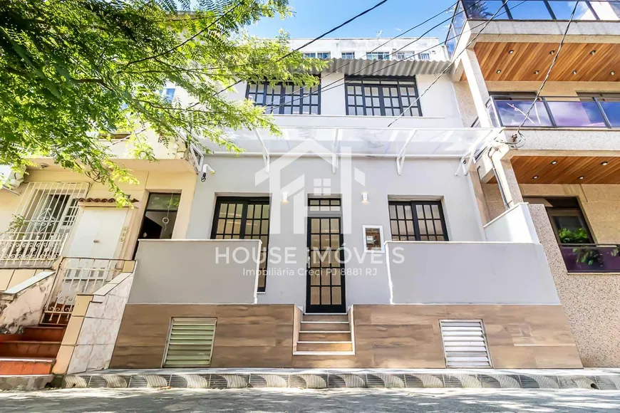 Foto 1 de Casa com 4 Quartos à venda, 234m² em Catete, Rio de Janeiro
