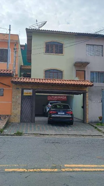 Foto 1 de Sobrado com 3 Quartos para alugar, 180m² em Jardim Santa Cecília, Guarulhos