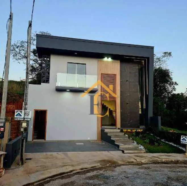 Foto 1 de Casa com 4 Quartos à venda, 240m² em Vale dos Cristais, Macaé