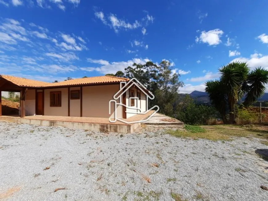 Foto 1 de Casa de Condomínio com 3 Quartos à venda, 120m² em Nogueira, Petrópolis